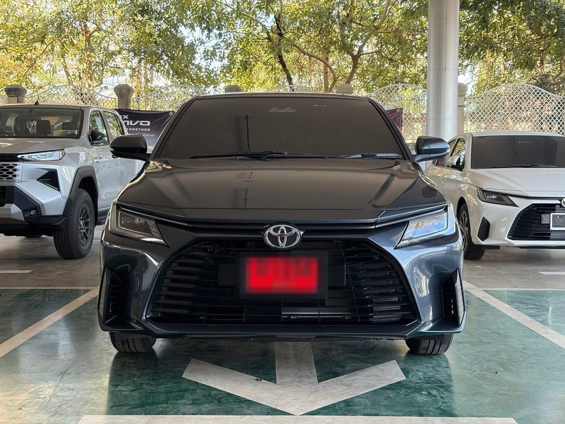 รถเก๋ง 5 ที่นั่ง Toyota Yaris Ativ